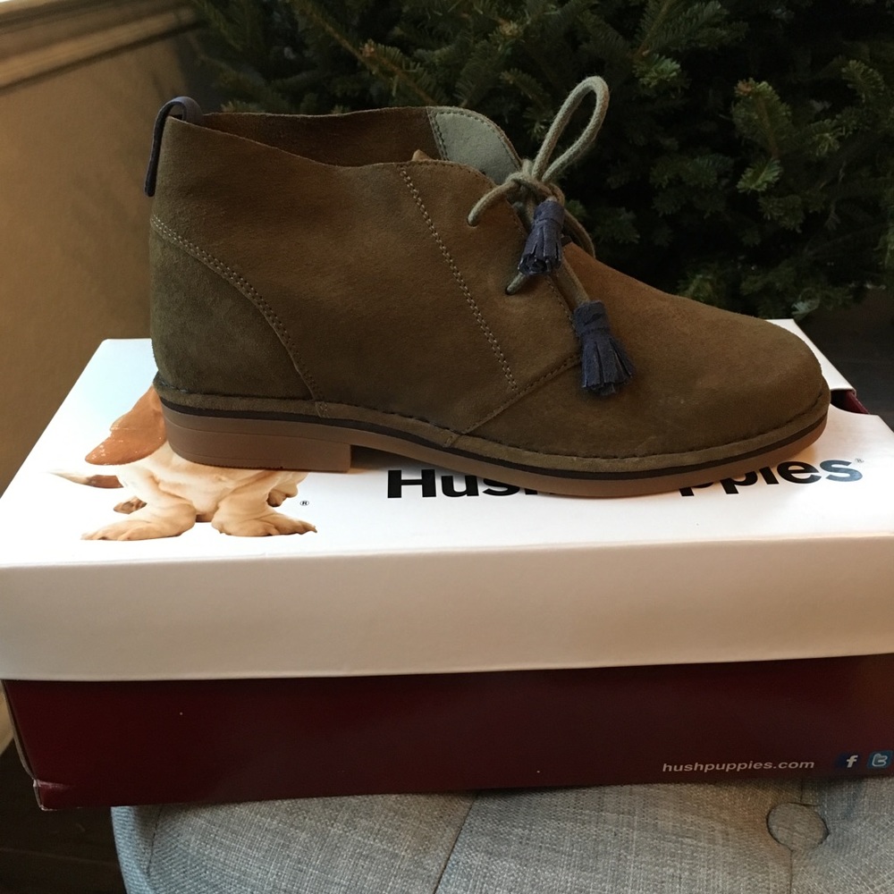 NWT Hush Puppies Suede Boots Size 8